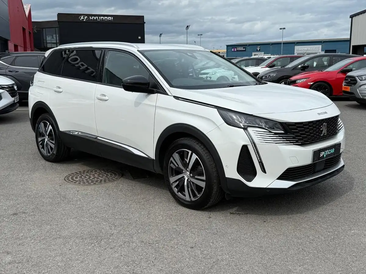2022-peugeot-5008-suv-15-bluehdi-allure-premium-eat8-big-3