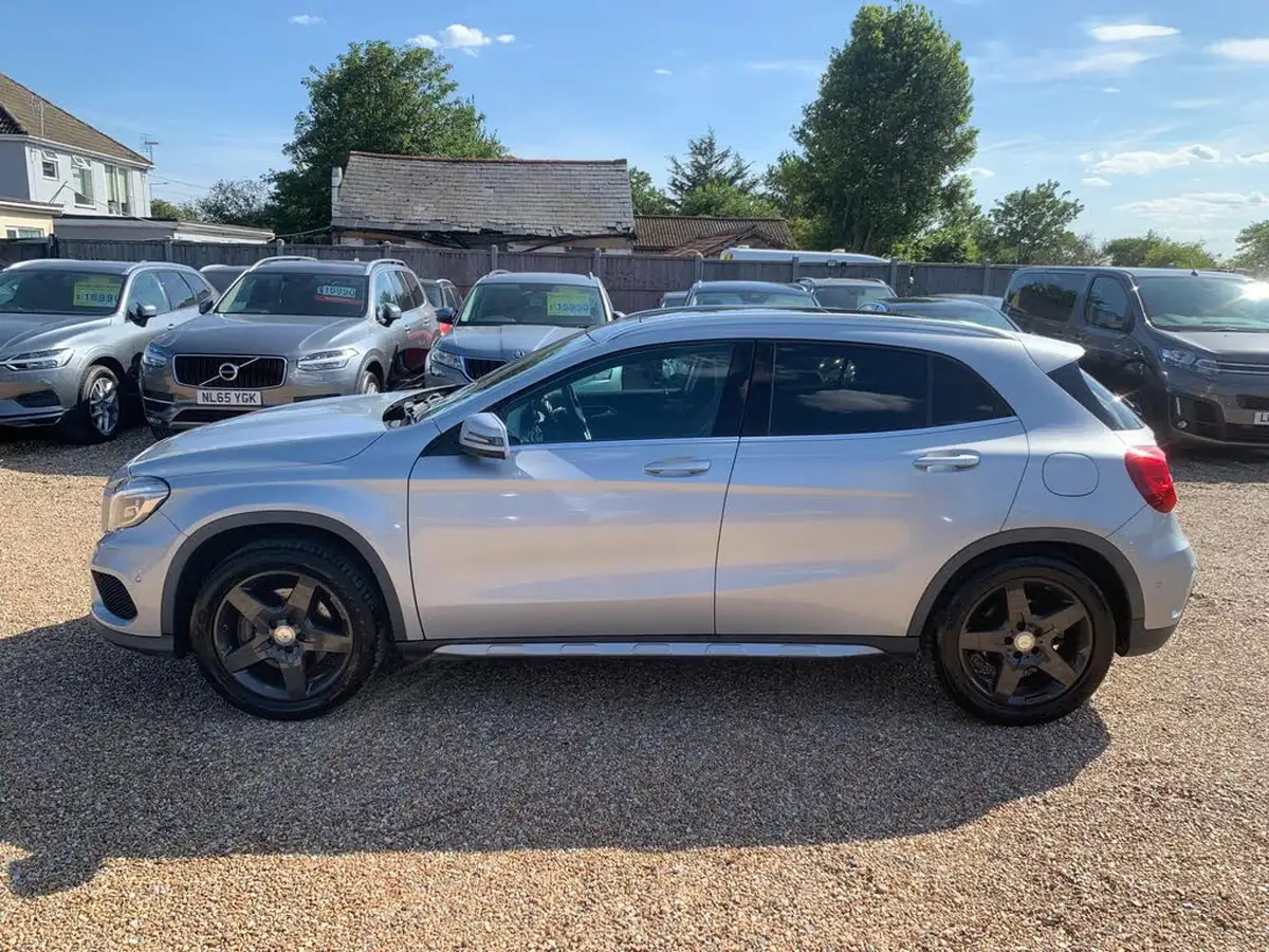 2015-mercedes-benz-gla-class-21cdi-amg-line-168bhp-premium-plus-4matic-big-3