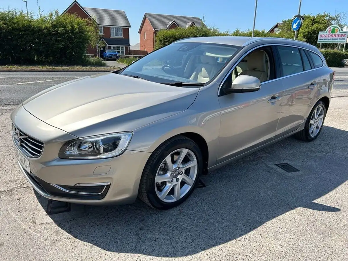 2014-volvo-v60-24td-d5-se-lux-geartronic-big-10
