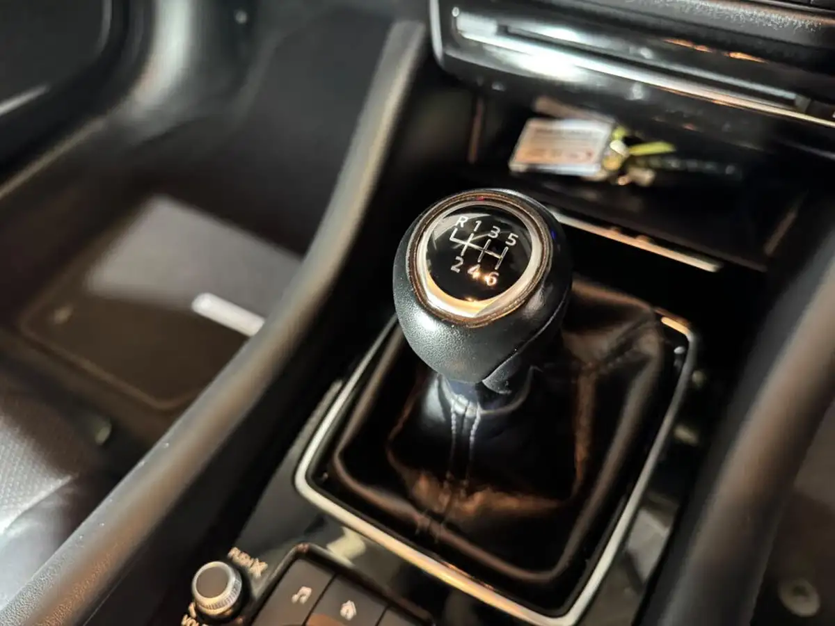 2020-mazda-mazda6-22td-skyactiv-d-sport-nav-150ps-saloon-4d-big-21