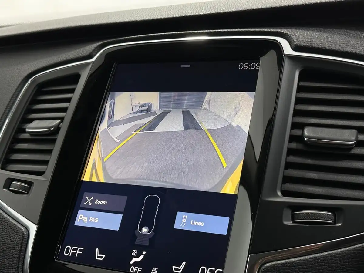 2017-volvo-xc90-20td-d5-momentum-awd-auto-big-21