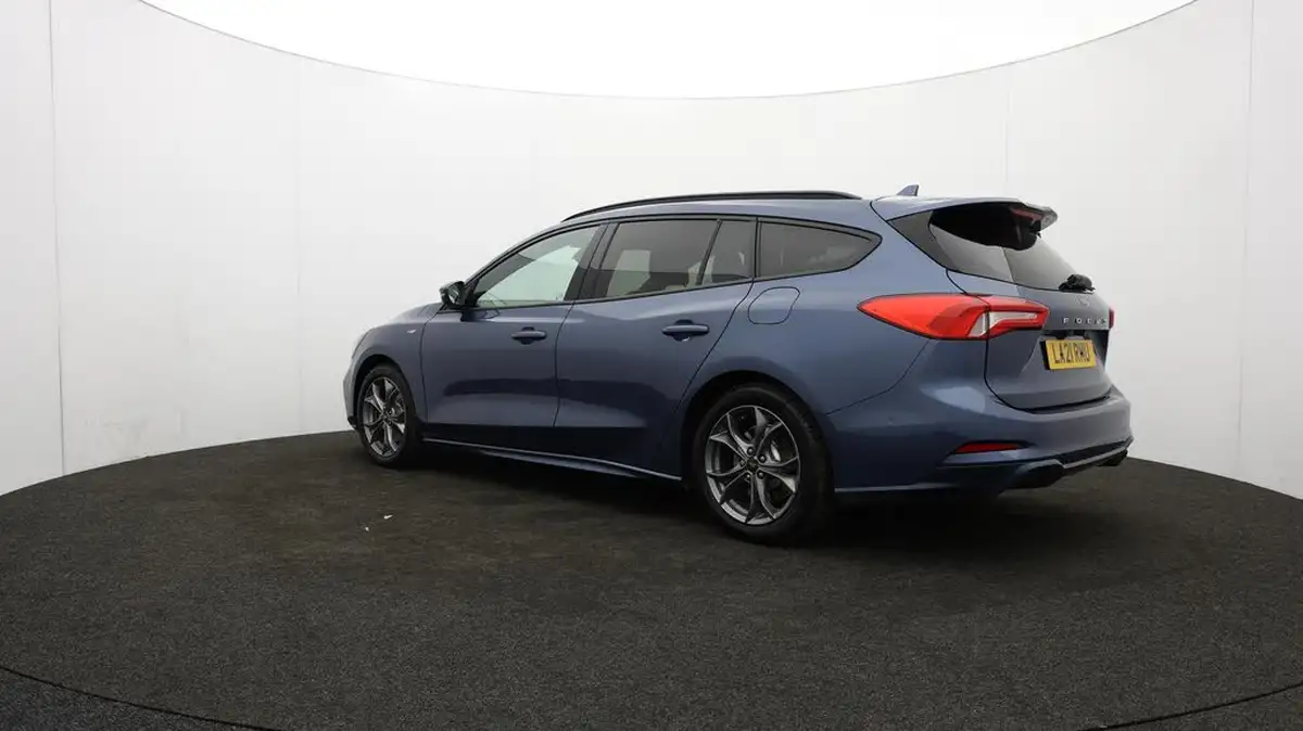 2021-ford-focus-15-st-line-estate-big-76