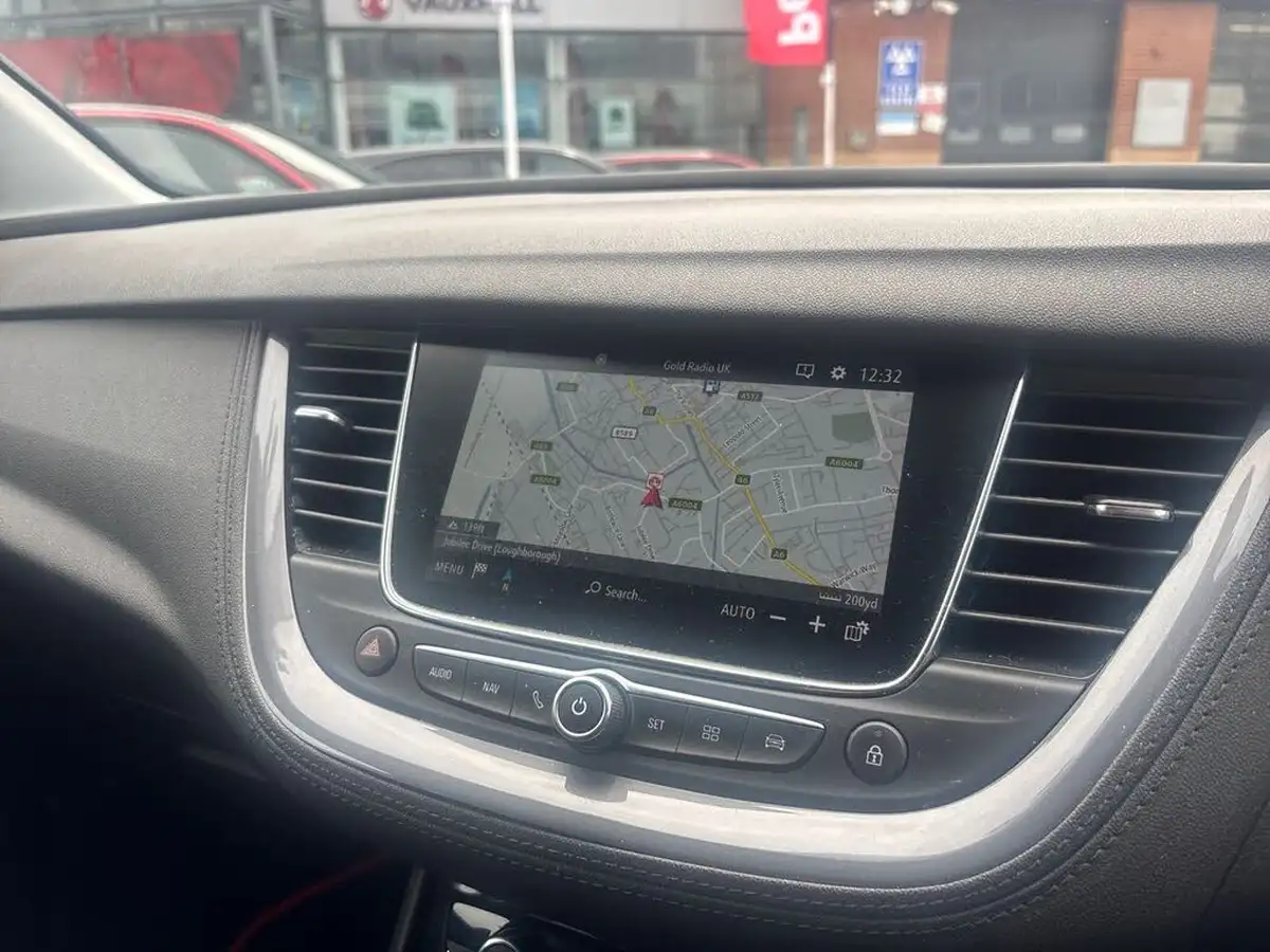 2020-vauxhall-grandland-x-12-sri-nav-big-22