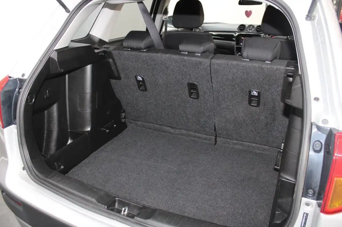 2018-suzuki-vitara-16-kuro-big-27