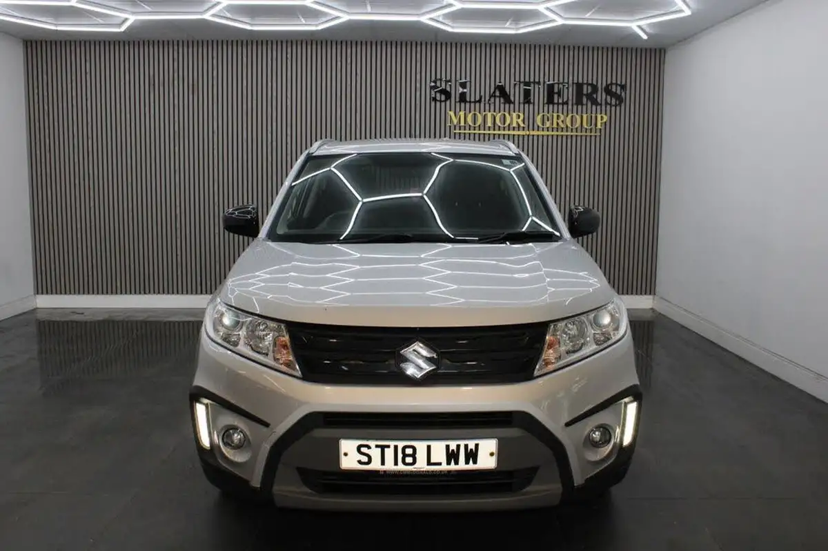 2018-suzuki-vitara-16-kuro-big-3