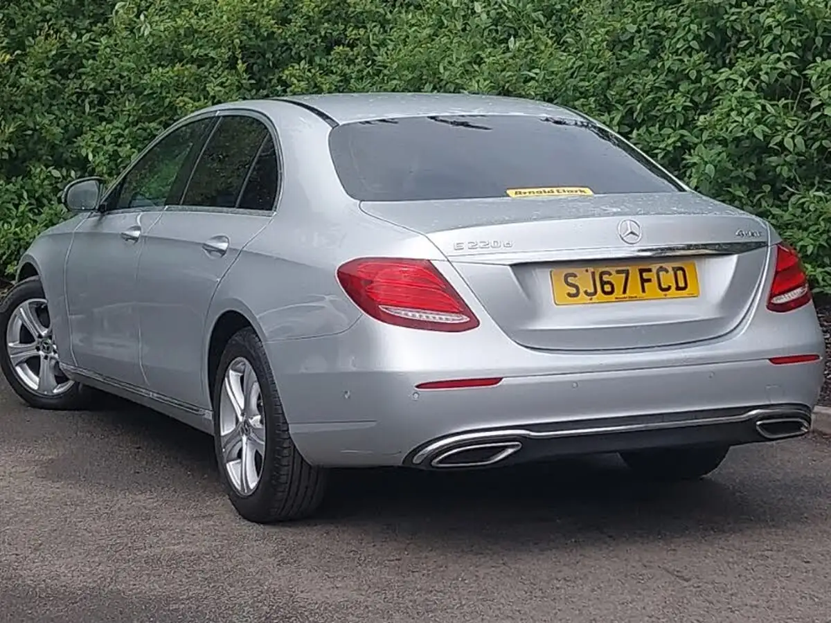 2017-mercedes-benz-e-class-20d-e220d-se-ss-saloon-4d-4matic-big-1