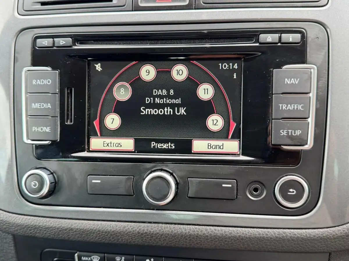 2013-volkswagen-tiguan-20tdi-match-140ps-4wd-dsg-big-10