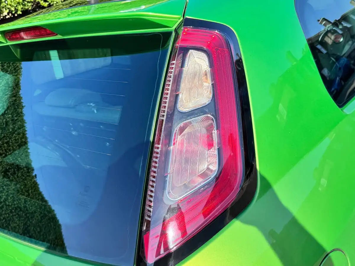 2012-fiat-punto-09-3d-big-22