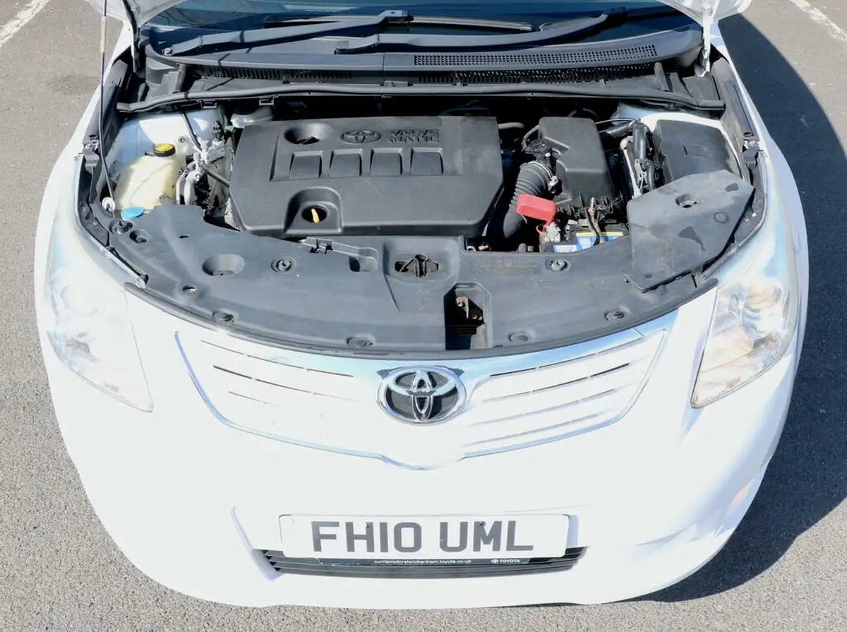 2010-toyota-avensis-18-tr-v-matic-estate-5d-1798cc-big-10