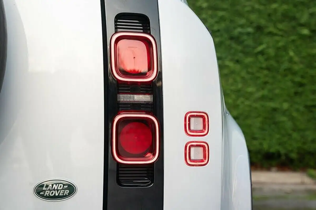 2023-land-rover-90-defender-30-d250-x-dynamic-hse-big-20