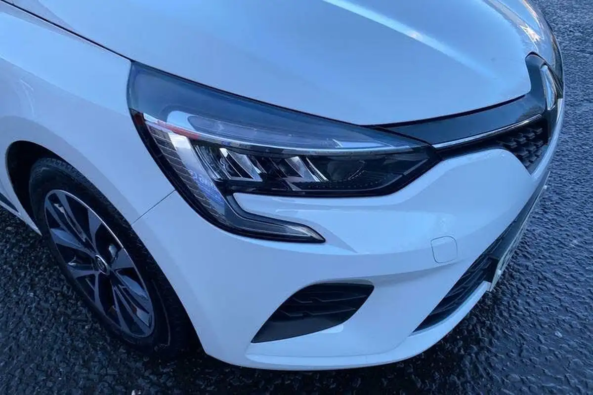 2022-renault-clio-10-tce-iconic-edition-big-26