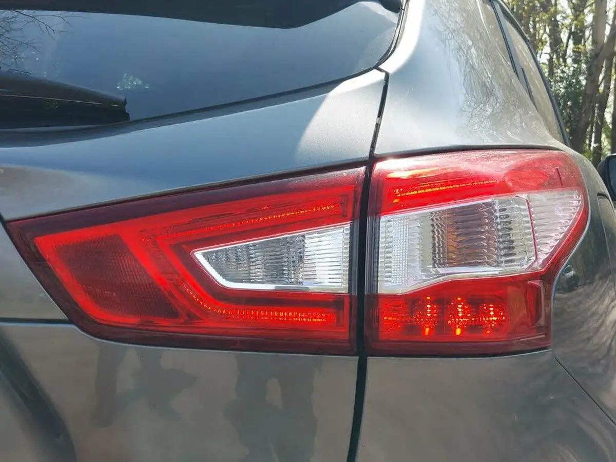 2015-nissan-qashqai-12-n-tec-xtronic-cvt-big-12