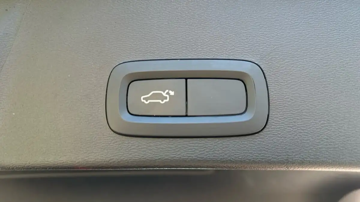 2019-volvo-xc40-20-t4-inscription-awd-big-24