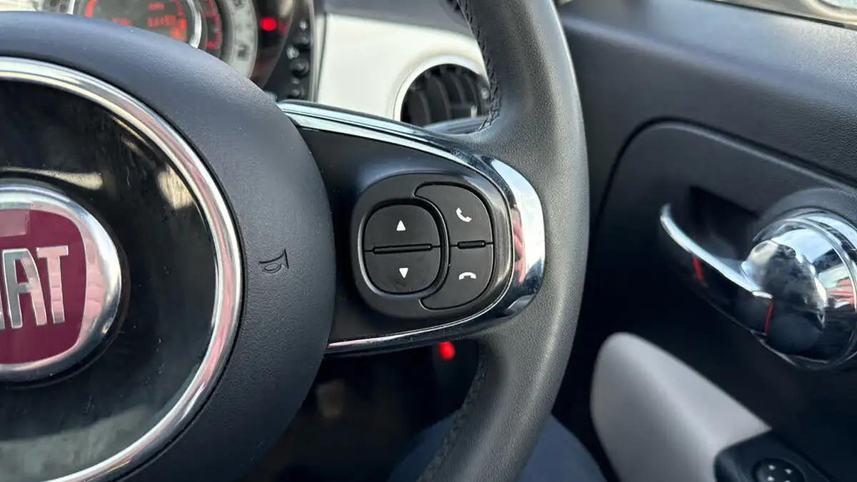 2022-fiat-500-10-dolcevita-big-23