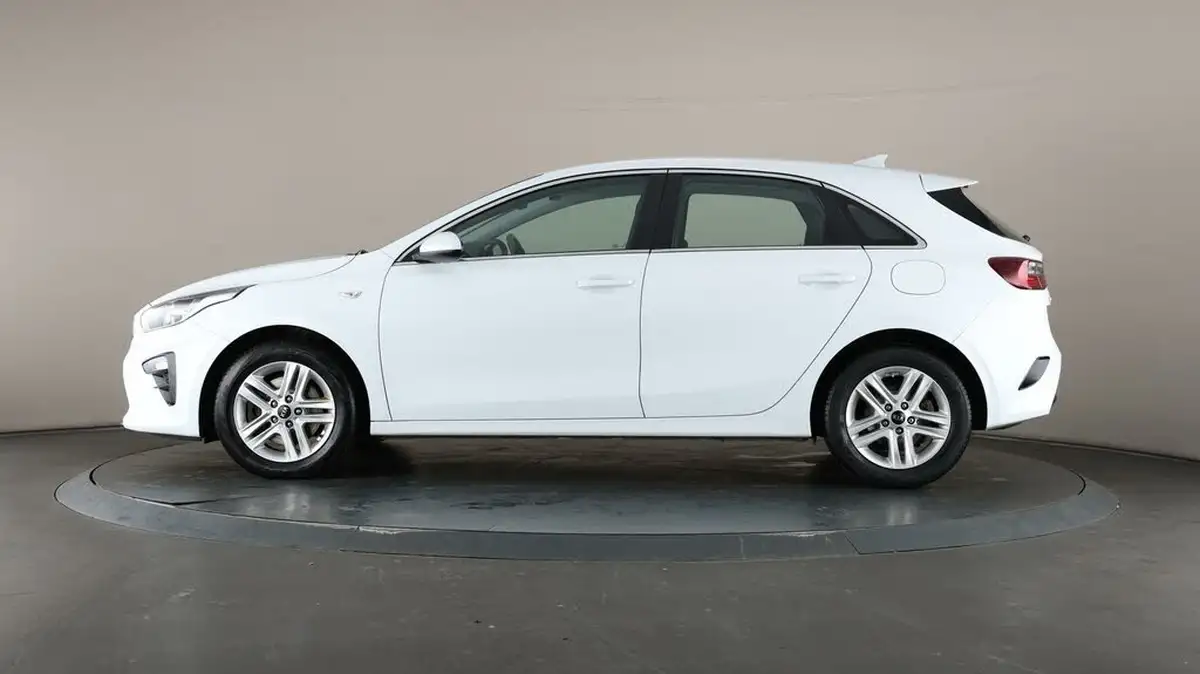 2021-kia-ceed-16crdi-2-nav-114bhp-adap-hatchback-big-4