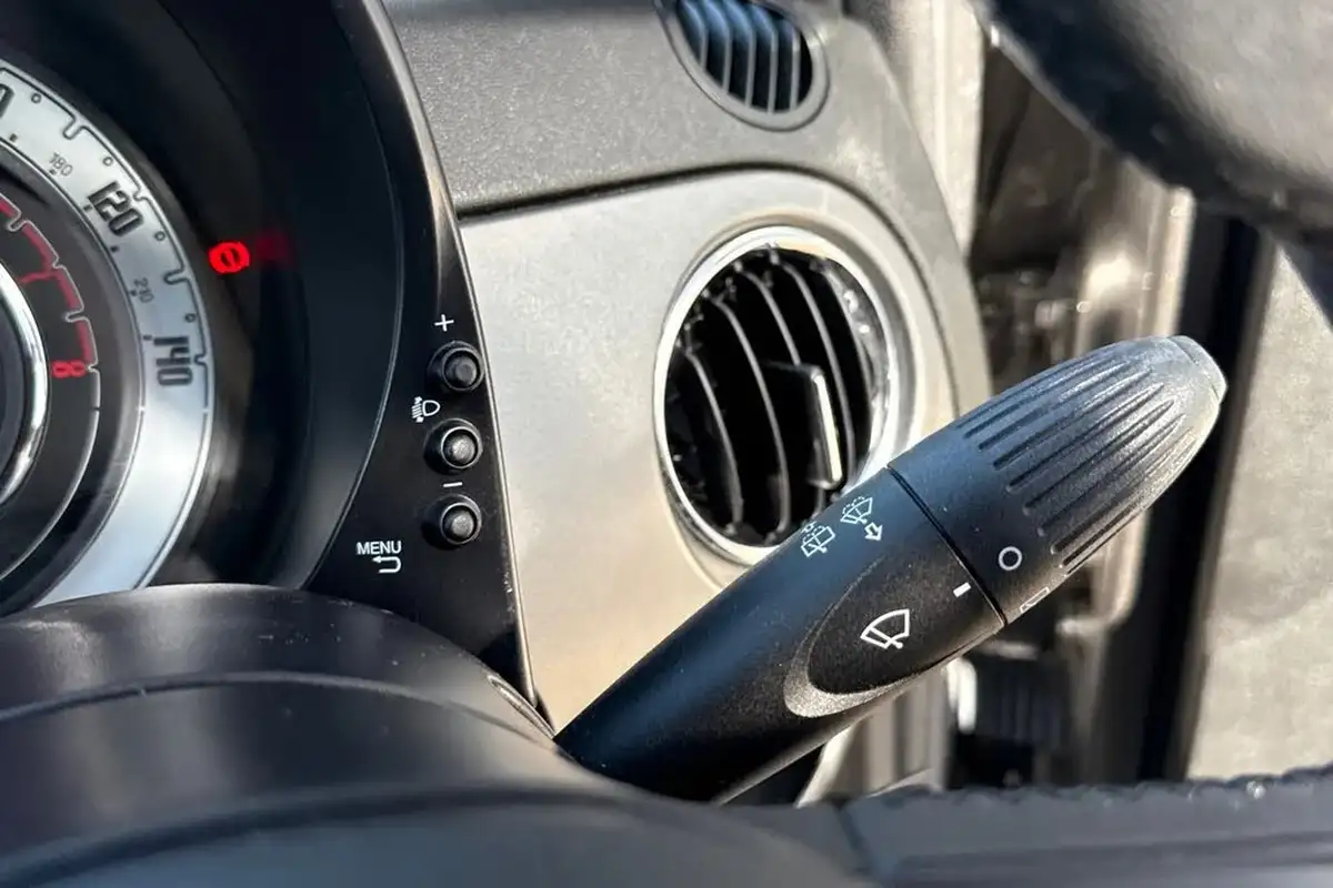 2019-fiat-500-12-s-big-52