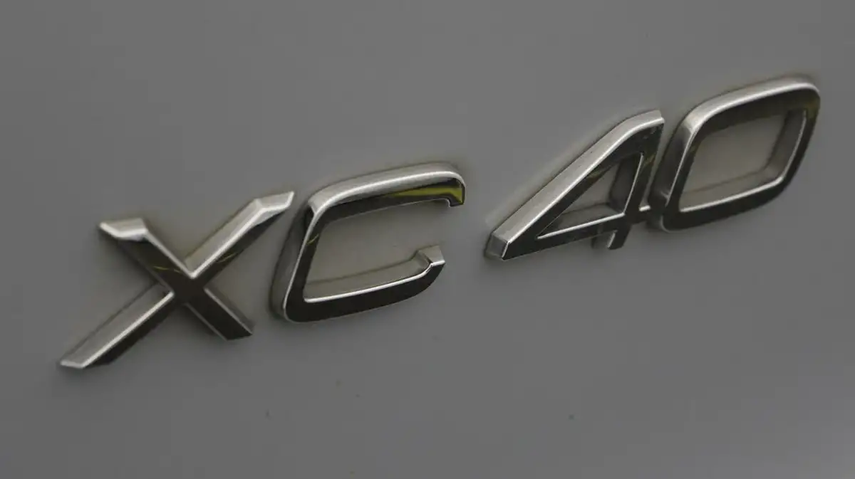 2021-volvo-xc40-20-b4-r-design-pro-194bhp-auto-big-19