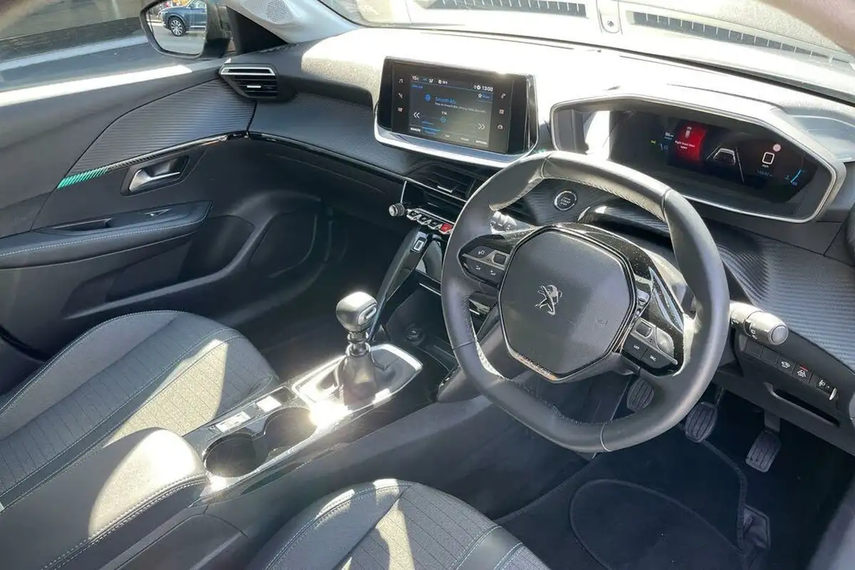 2022-peugeot-208-12-puretech-allure-premium-100bhp-big-22