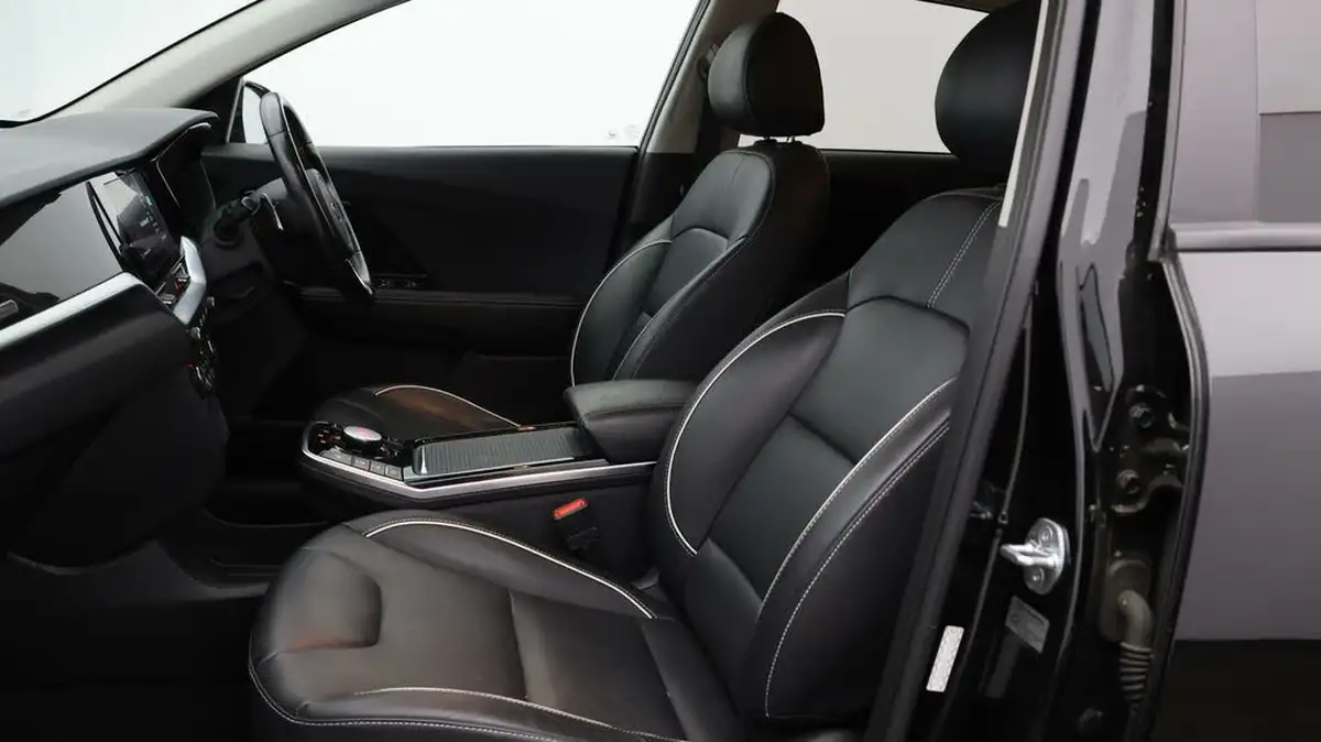 2021-kia-e-niro-ev-3-big-13