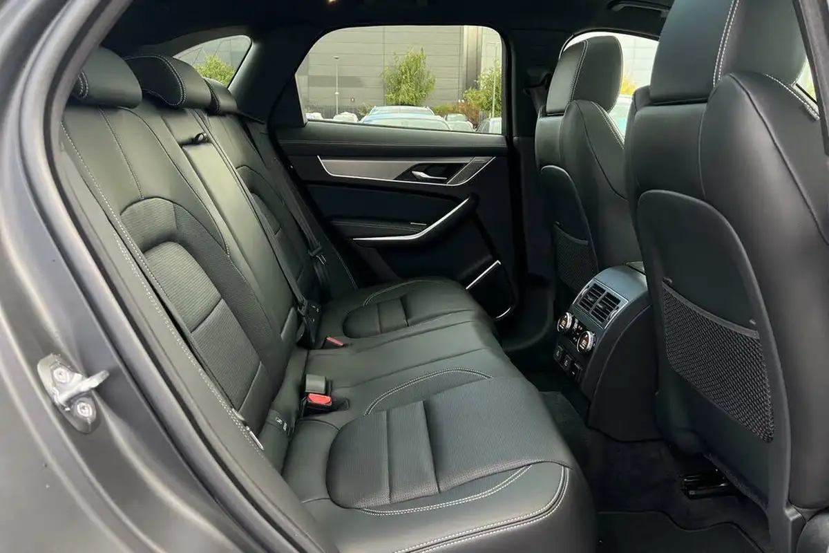2024-jaguar-f-pace-20-d200-r-dynamic-se-black-90th-anniversary-edition-big-30