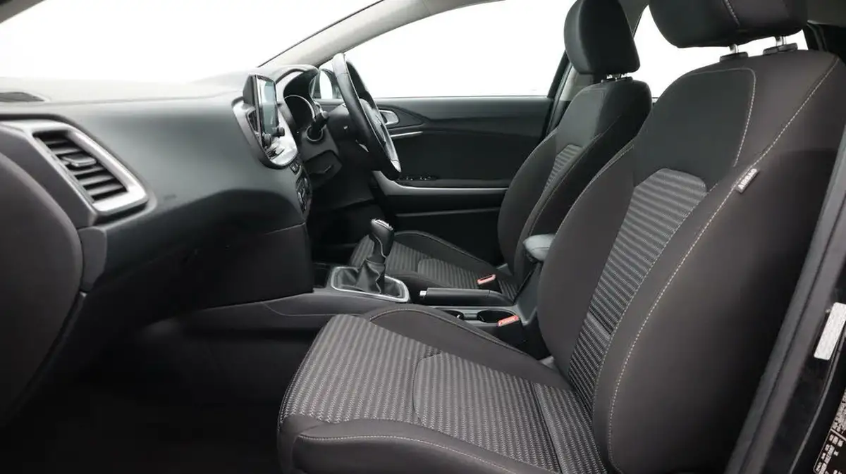 2023-kia-xceed-15-t-gdi-2-158bhp-big-14