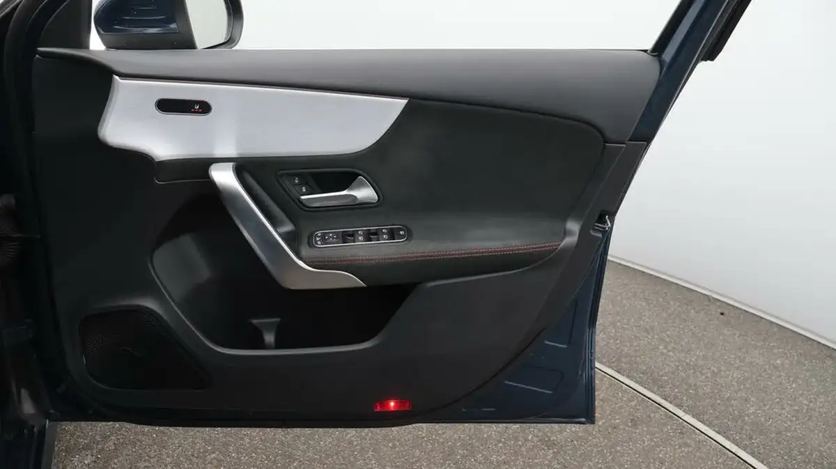 2020-mercedes-benz-a-class-20d-a200d-amg-line-premium-hatchback-5d-big-15