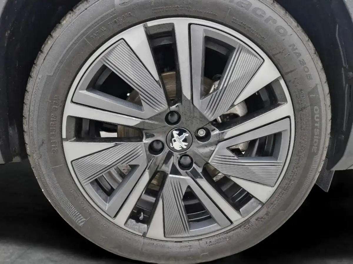 2022-peugeot-2008-suv-e-gt-premium-big-11