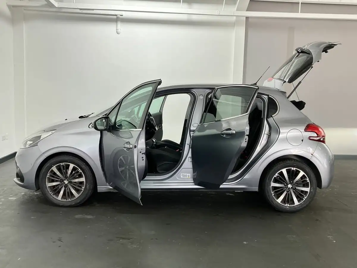 2019-peugeot-208-12-puretech-tech-edition-82bhp-big-43