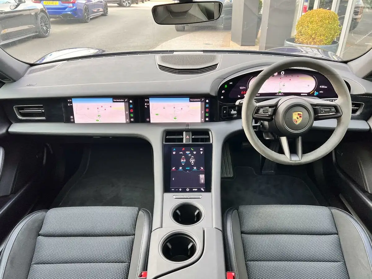 2022-porsche-taycan-e-4s-cross-turismo-big-16