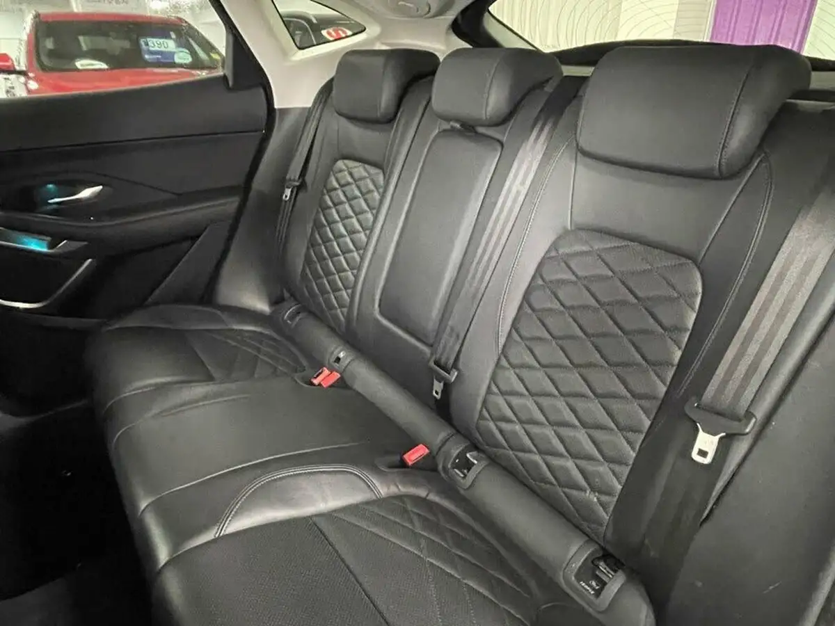 2019-jaguar-e-pace-20-i4d-hse-180ps-big-24