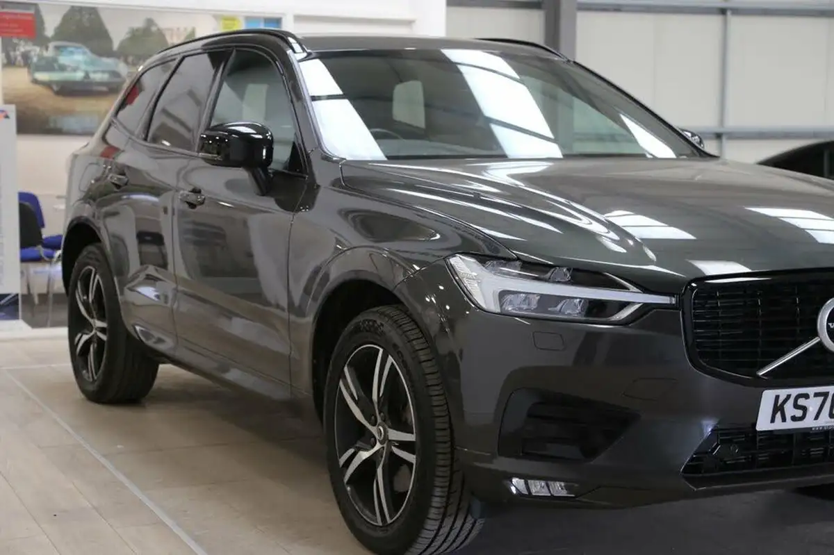2021-volvo-xc60-20td-b4-r-design-awd-big-2