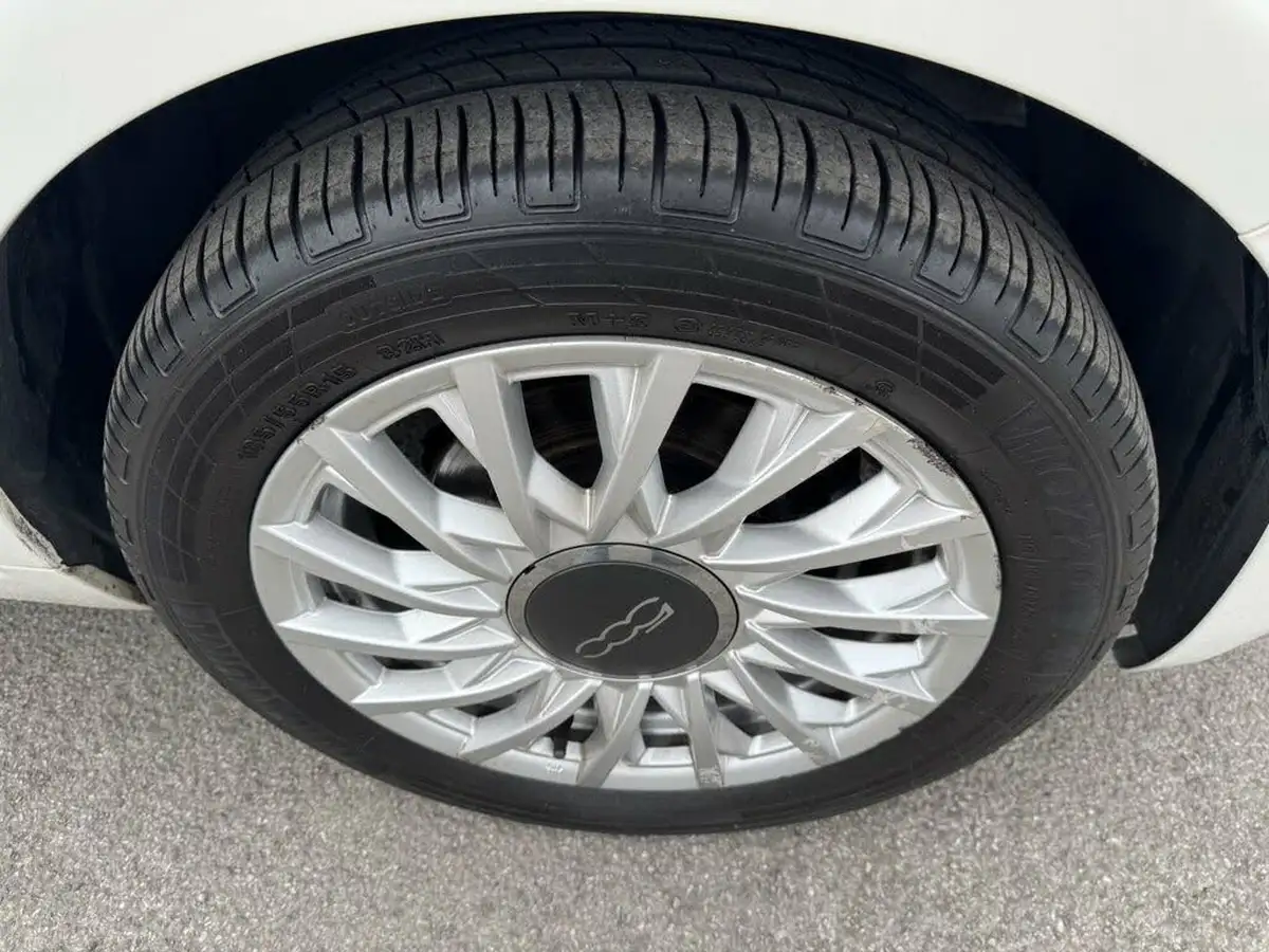 2020-fiat-500-10-lounge-big-25