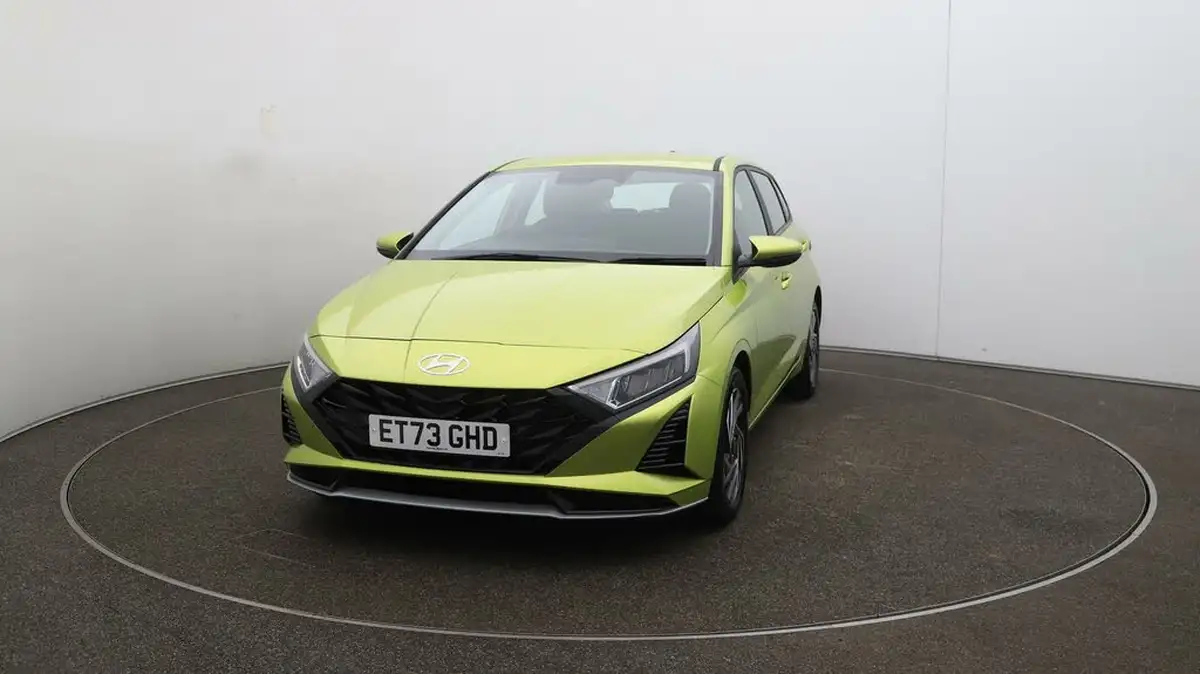 2024-hyundai-i20-10-t-gdi-advance-big-30
