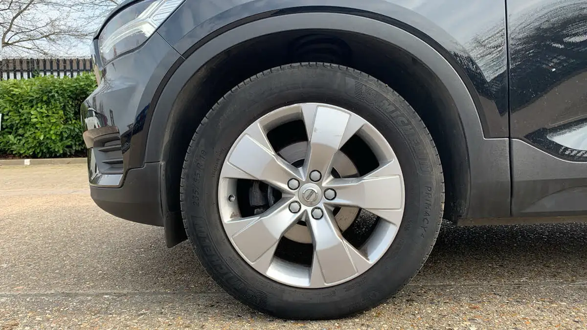 2021-volvo-xc40-15-t3-momentum-161bhp-big-13