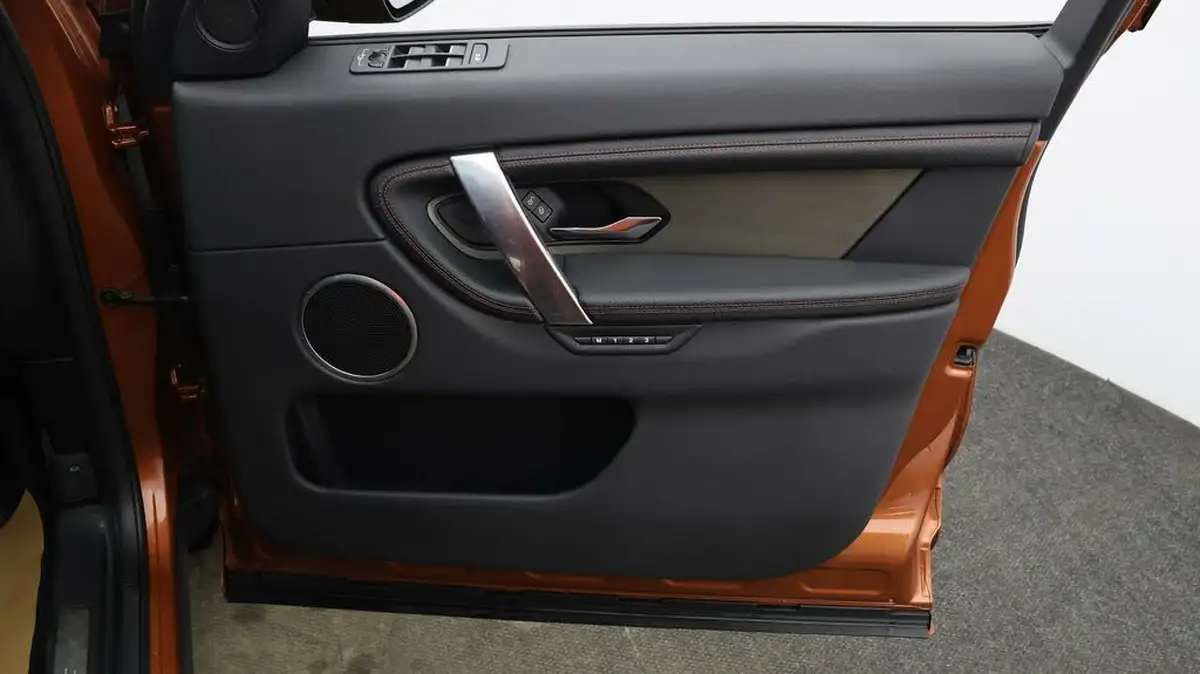 2020-land-rover-discovery-sport-20-d180-r-dynamic-se-big-14