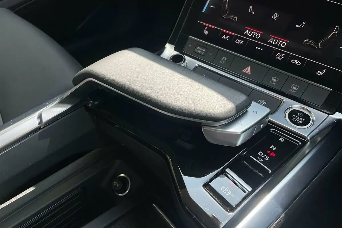2023-audi-q8-e-tron-50e-sport-suv-big-23