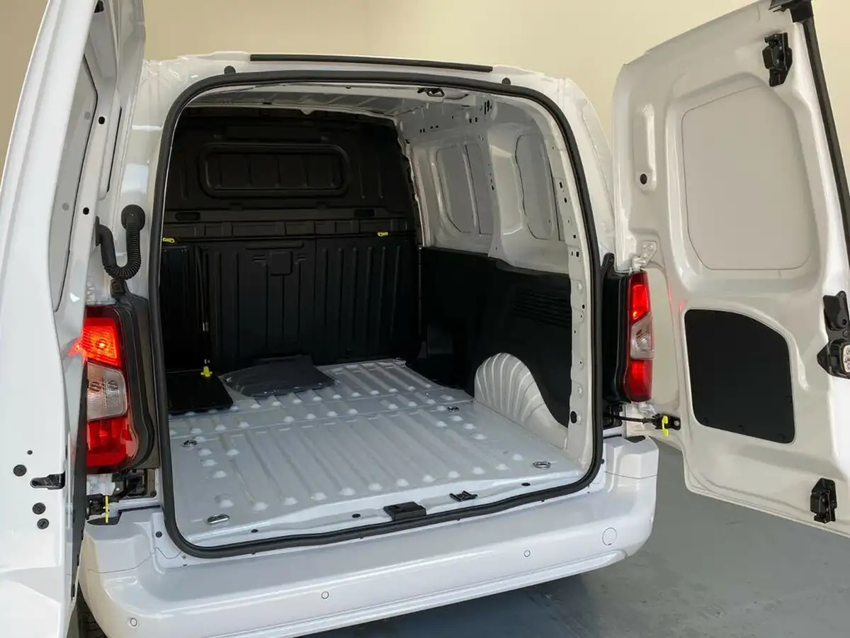 2023-citroen-berlingo-15-bluehdi-650-driver-edition-big-11