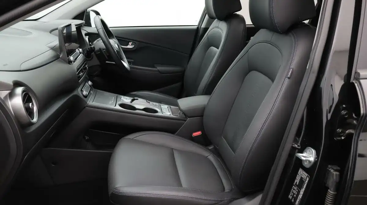 2023-hyundai-kona-e-ultimate-204ps-64kwh-105kw-obc-big-14