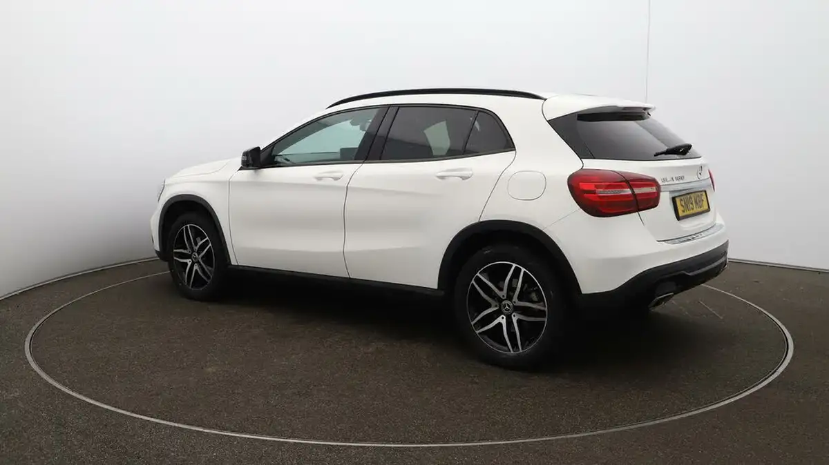 2019-mercedes-benz-gla-class-16-gla-180-urban-edition-ss-7g-dct-big-25