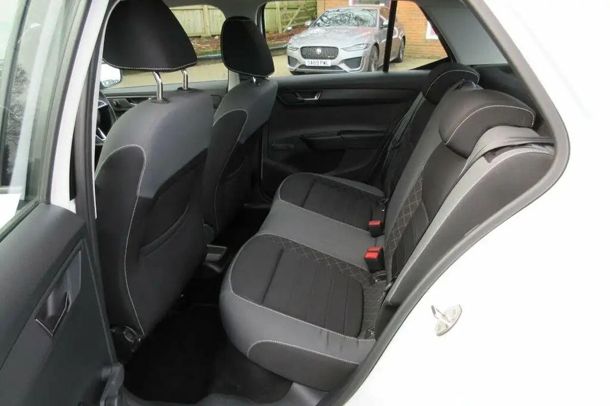2020-skoda-fabia-10-mpi-se-60ps-hatchback-big-36