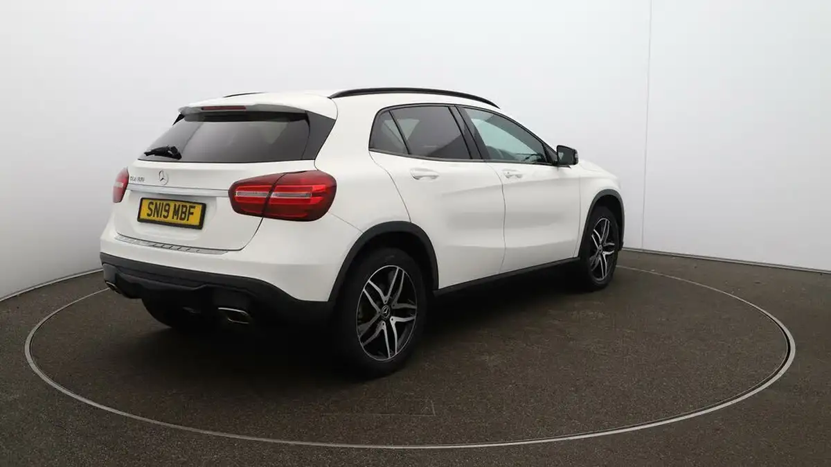 2019-mercedes-benz-gla-class-16-gla-180-urban-edition-ss-7g-dct-big-7