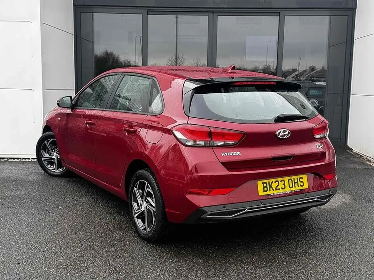2023-hyundai-i30-10-t-gdi-se-connect-hatchback-big-1