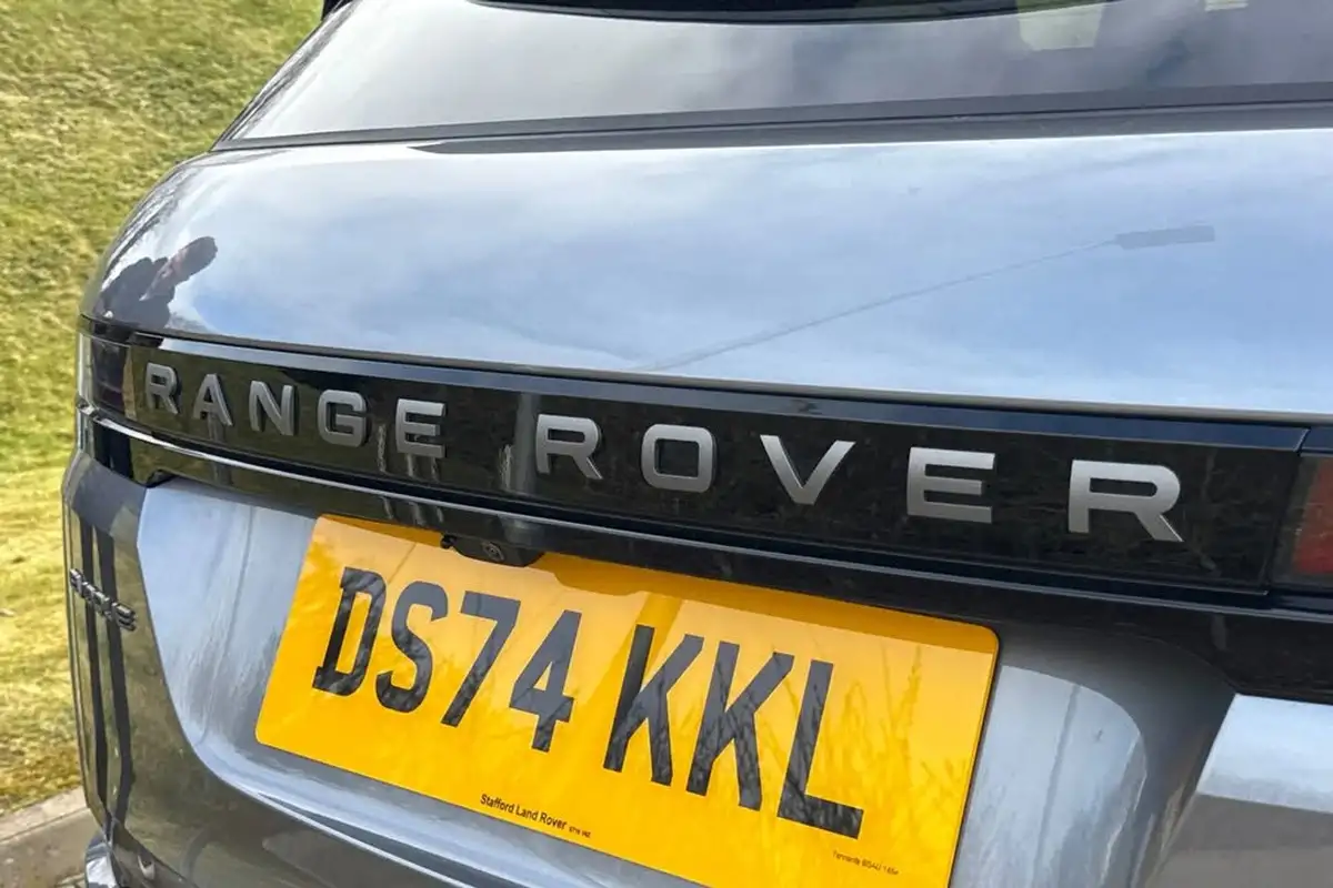2024-land-rover-range-rover-evoque-20-d165-s-awd-auto-big-27
