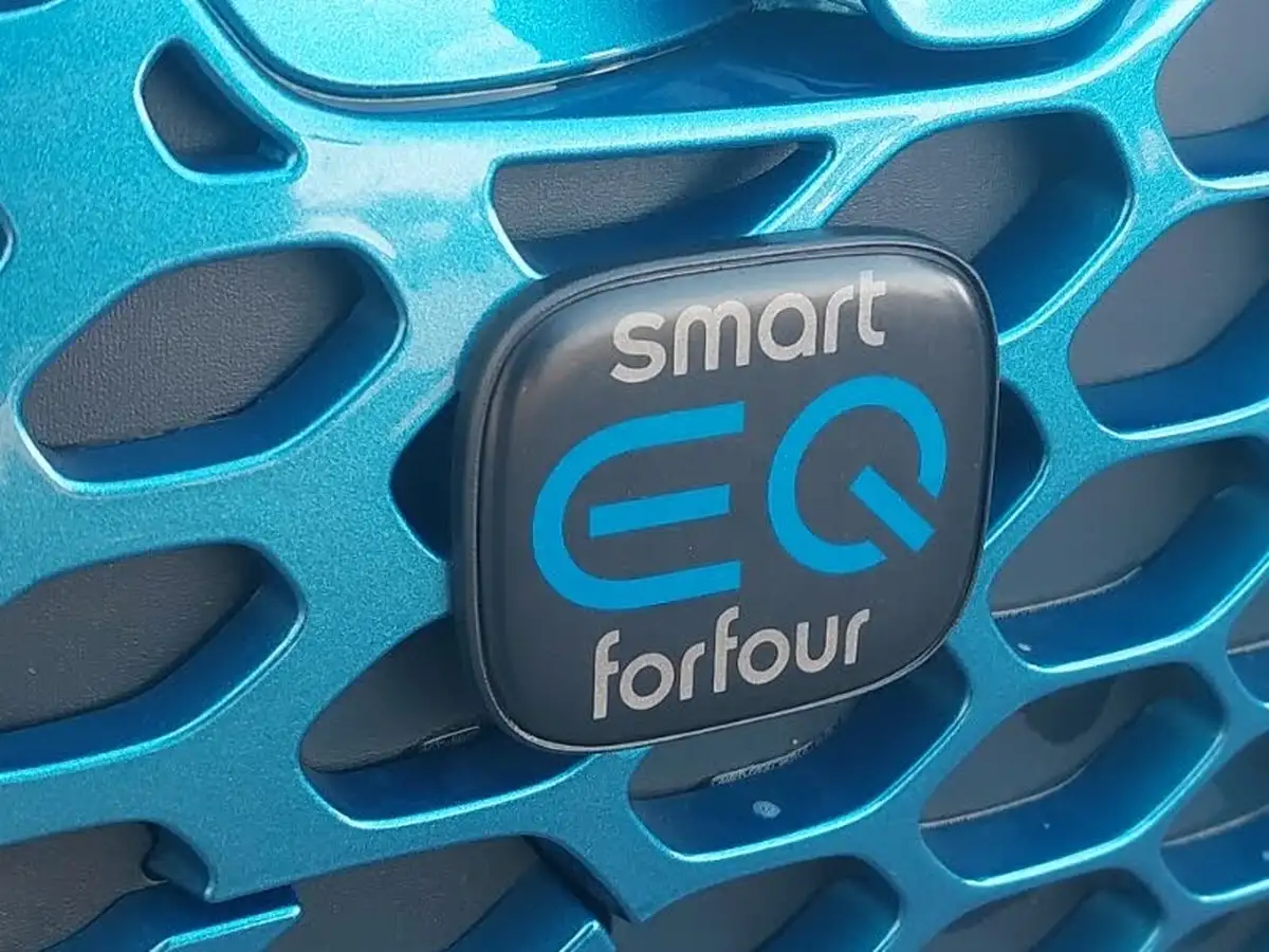 2022-smart-forfour-eq-exclusive-big-11