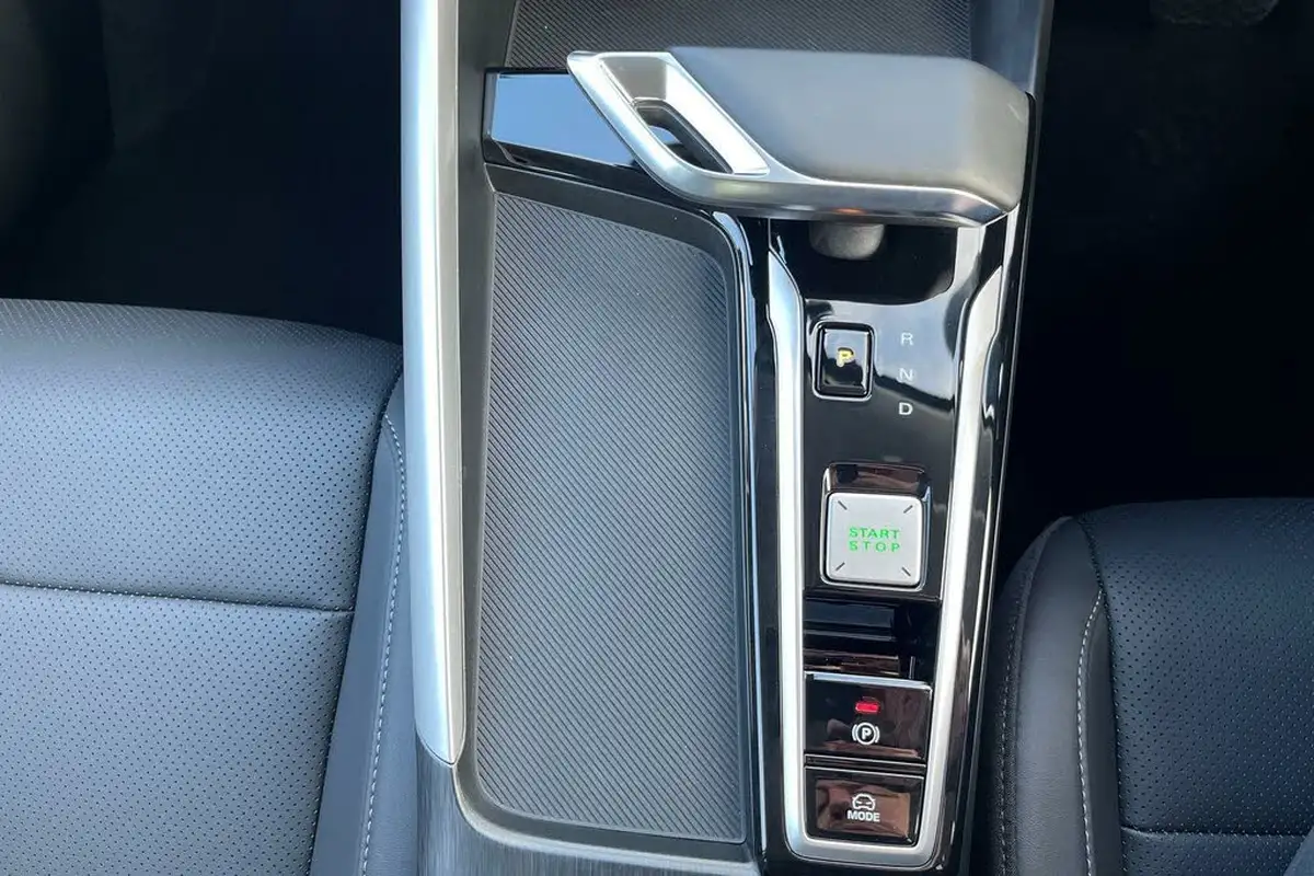 2025-mg-zs-suv-15-trophy-big-10