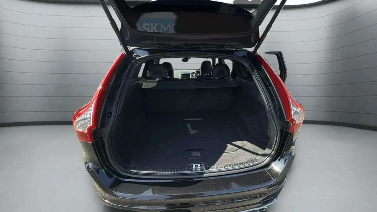 2017-volvo-xc60-24td-d4-r-design-lux-big-16