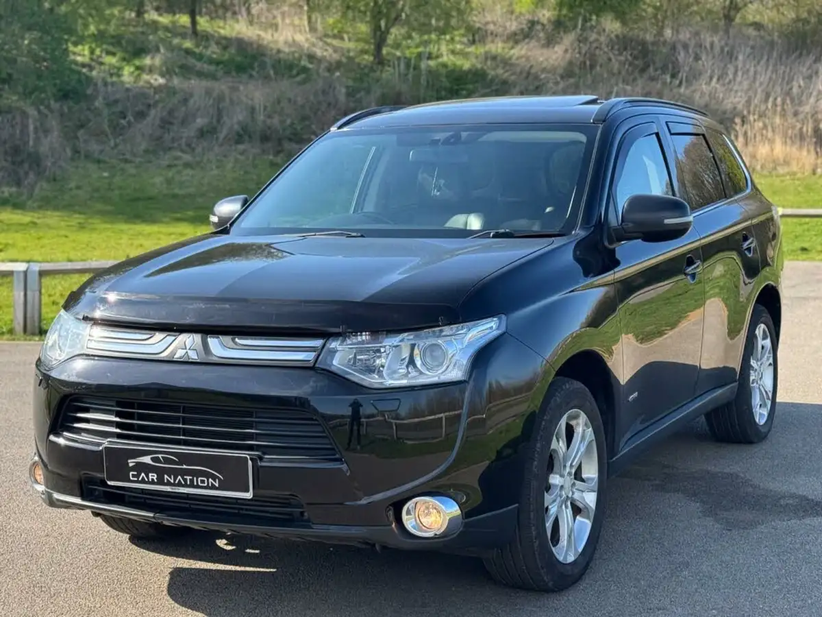 2014-mitsubishi-outlander-22di-d-gx4-big-2