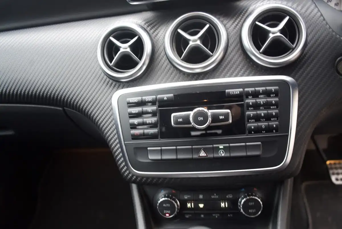 2015-mercedes-benz-a-class-15cdi-a180-amg-sport-big-22