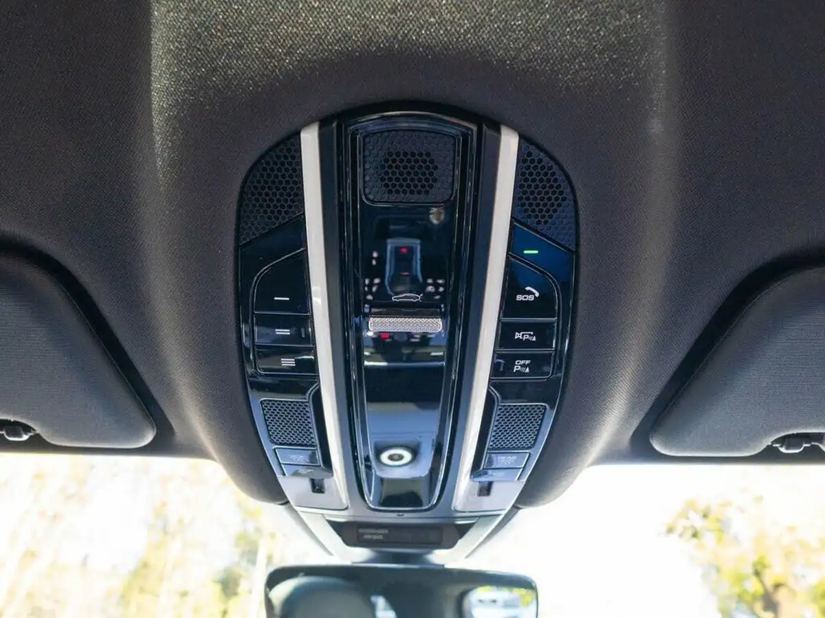 2021-porsche-cayenne-29-v6-s-coupe-big-39