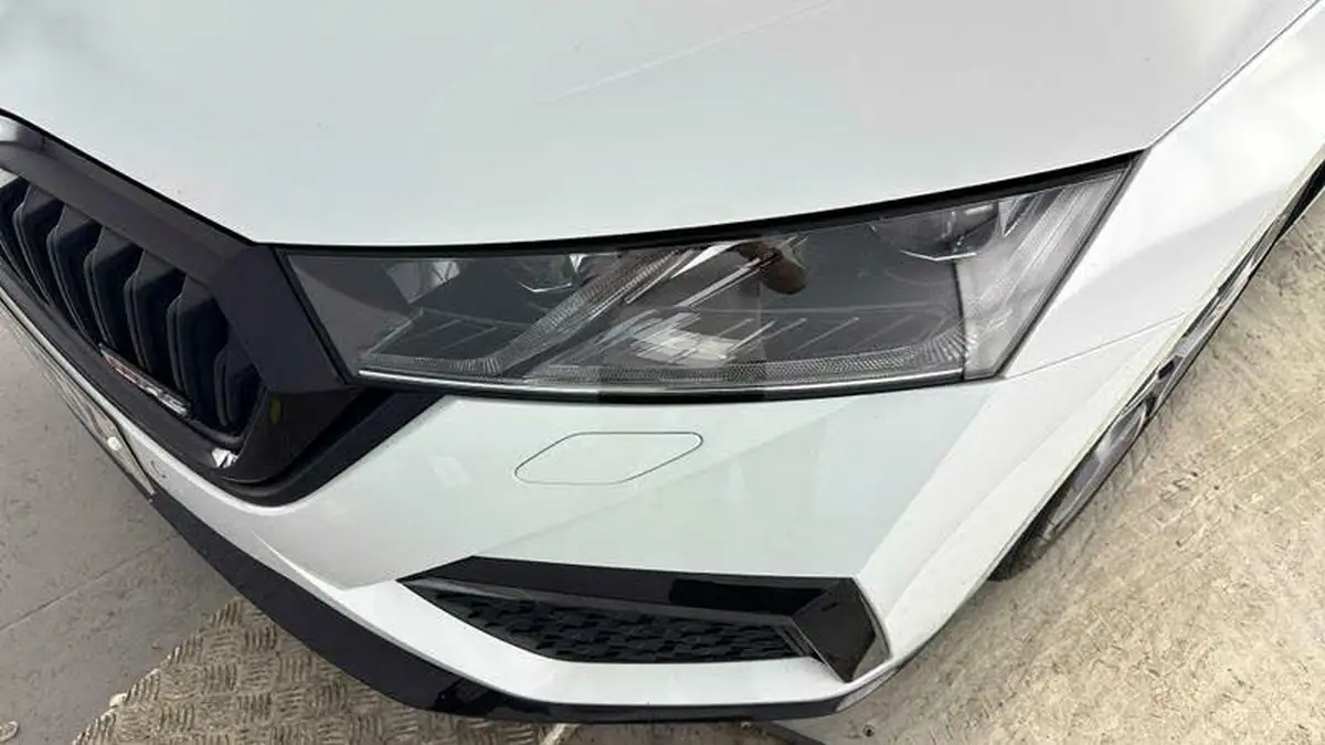 2021-skoda-octavia-20-tsi-vrs-hatchback-dsg-big-36